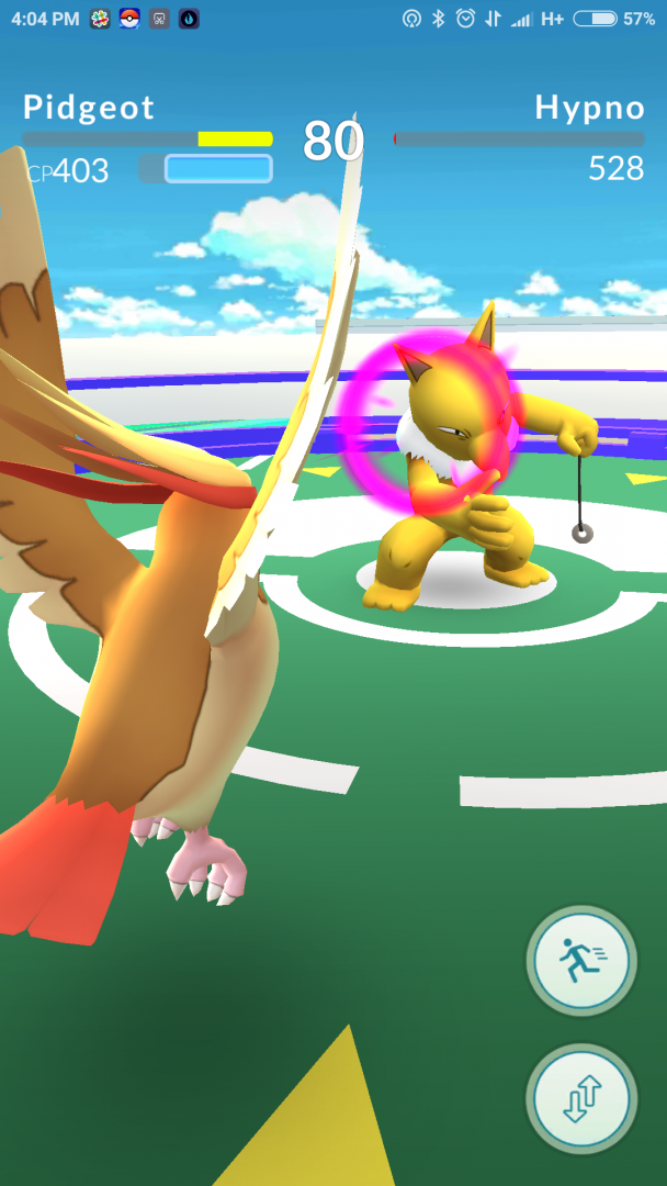 Hypno fights Pigeot in Pokemon GO