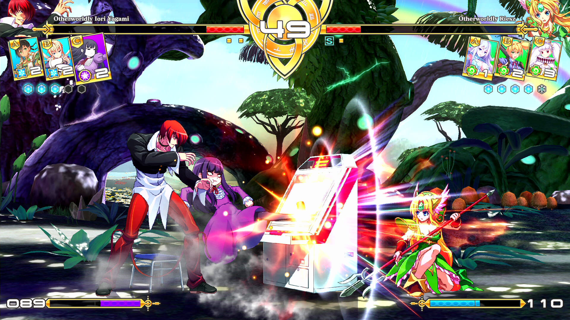 The characters Otherworldly Iori Yagami and Otherworldly Riesz duking it out in Million Arthur: Arcana Blood