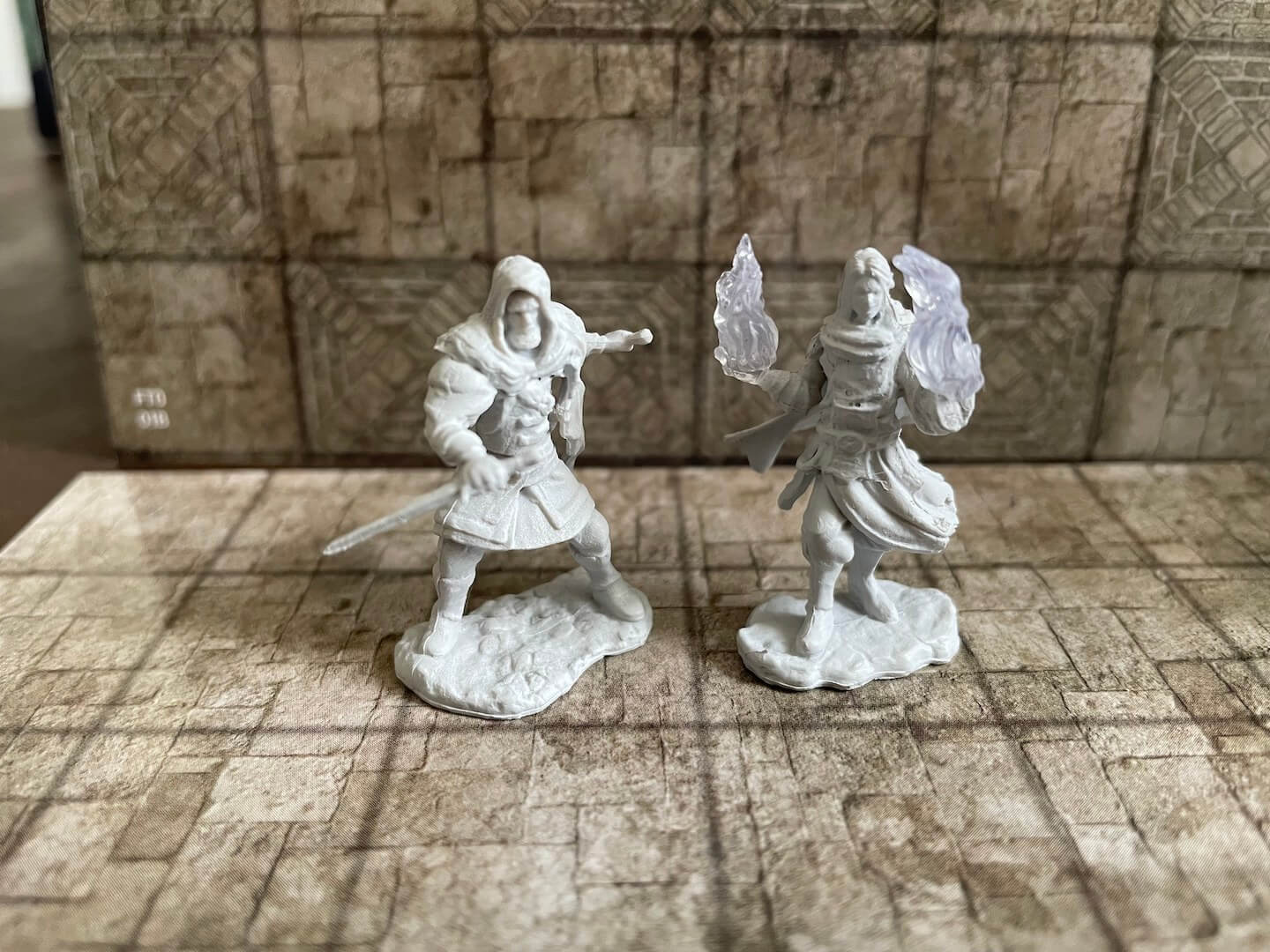 Wizkids Critical Role Miniatures Hollow One Rogue And Sorcerer