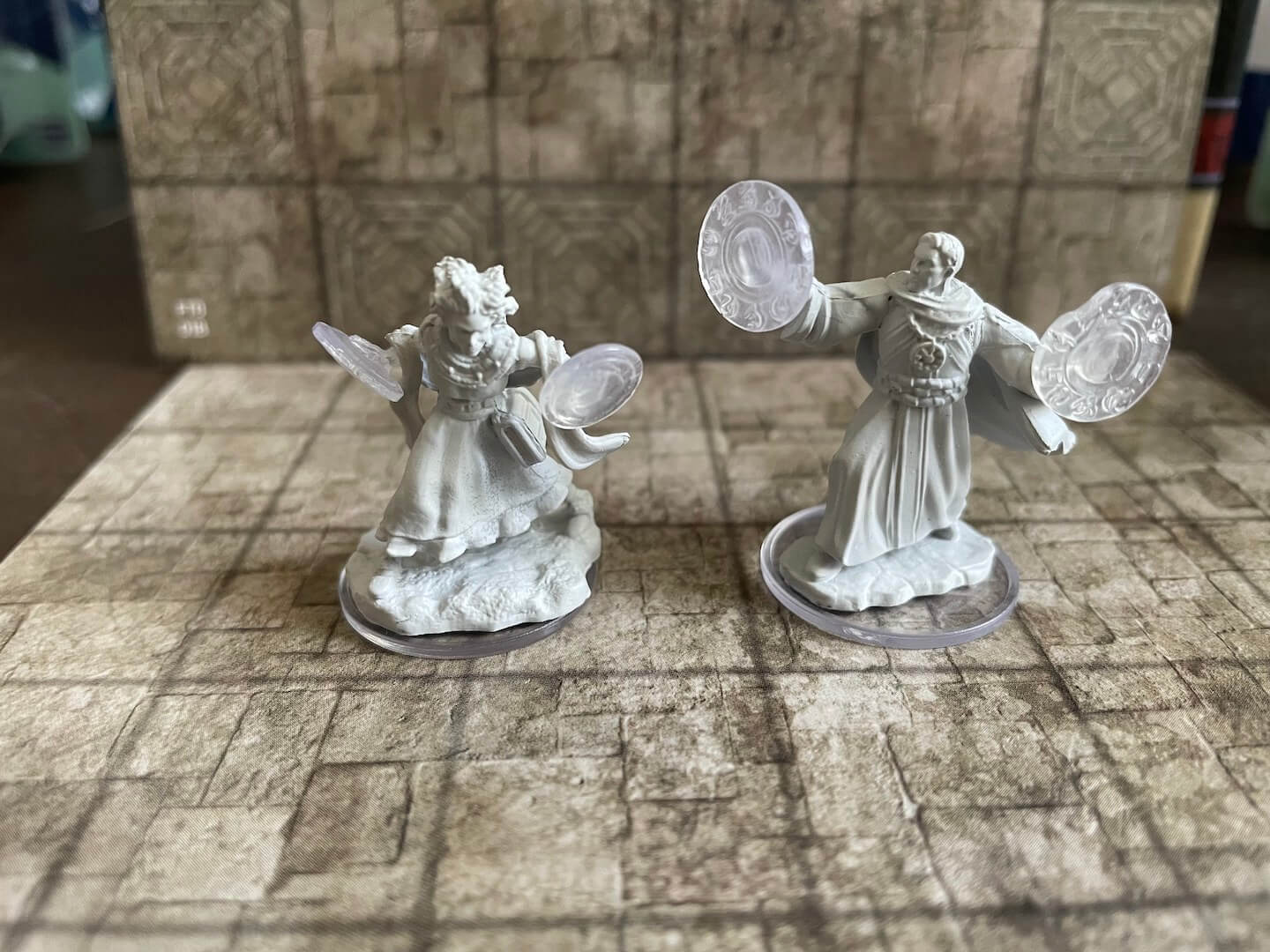  Wizkids Critical Role Miniatures Human Graviturgy and Chronurgy Wizards