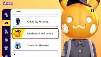 Screenshot of Pokemon Unite's Halloween Festival, where we see the player wearing the pumpkin head cosmetic 