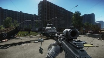 The player cautiously walking through the streets of Tarkov in Escape from Tarkov patch 0.13.5