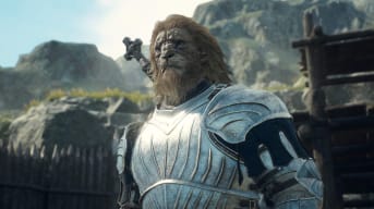A lion-like humanoid warrior with plate armor in Dragon's Dogma 2