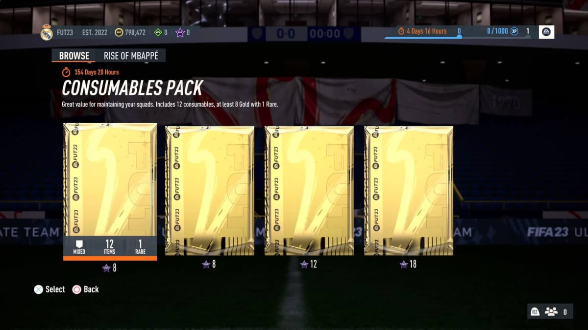 The player opening one of the FIFA loot boxes available to buy in FIFA Ultimate Team
