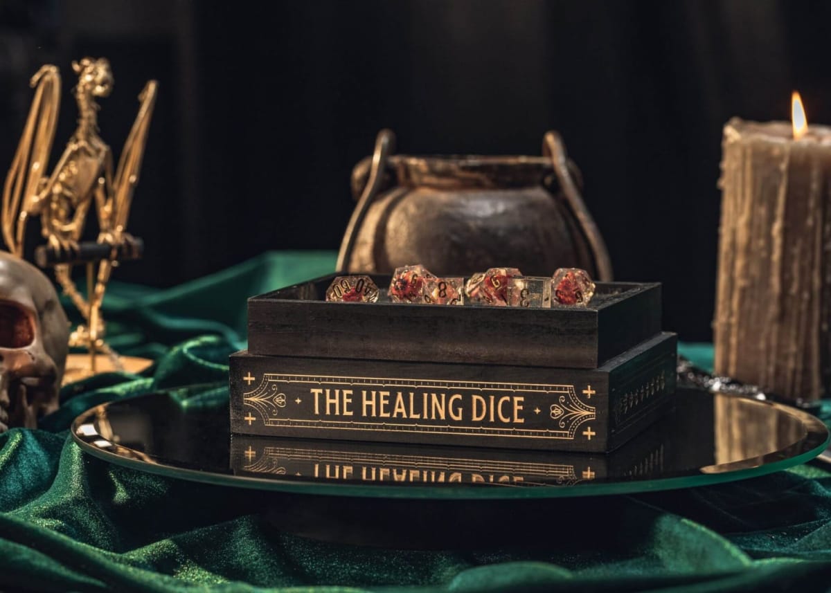 The healing dice in their box