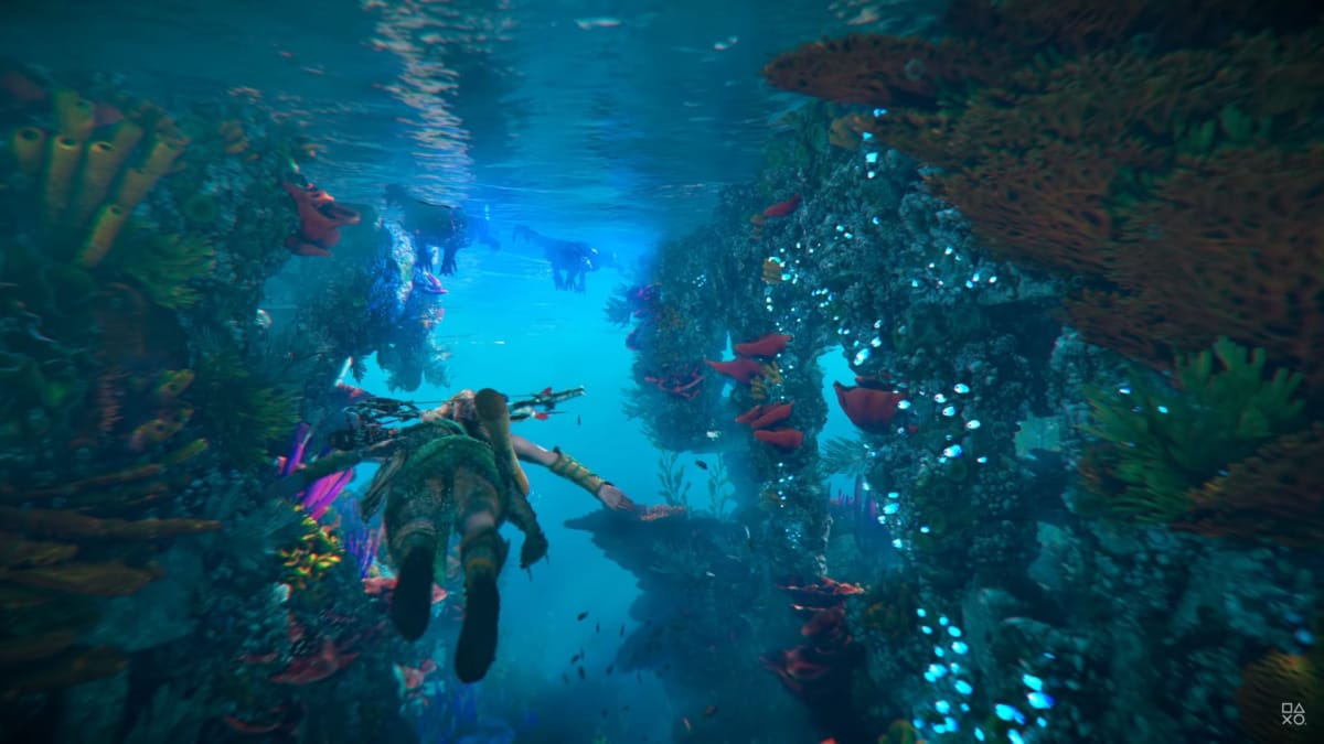 Aloy underwater in Horizon: Forbidden West