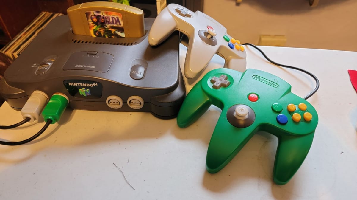 Nintendo 64 and controllers 