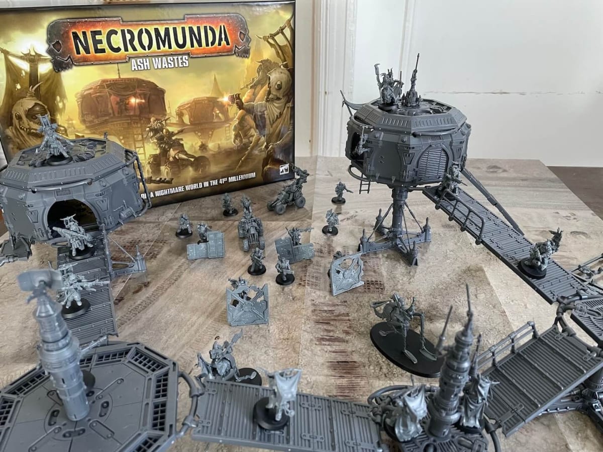 It's all out war here in the irradiated deserts of Necromunda Ash Wastes