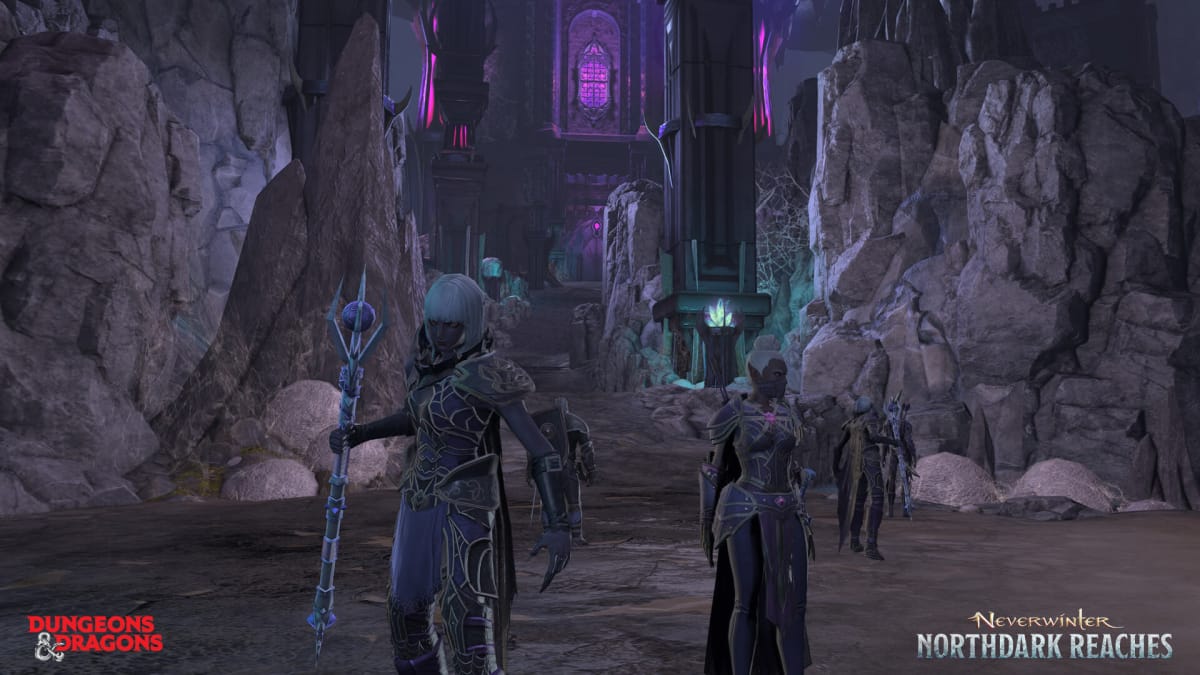 Several drow standing around in the caves of the Northdark Reaches in the latest Neverwinter module, partly written by R.A. Salvatore