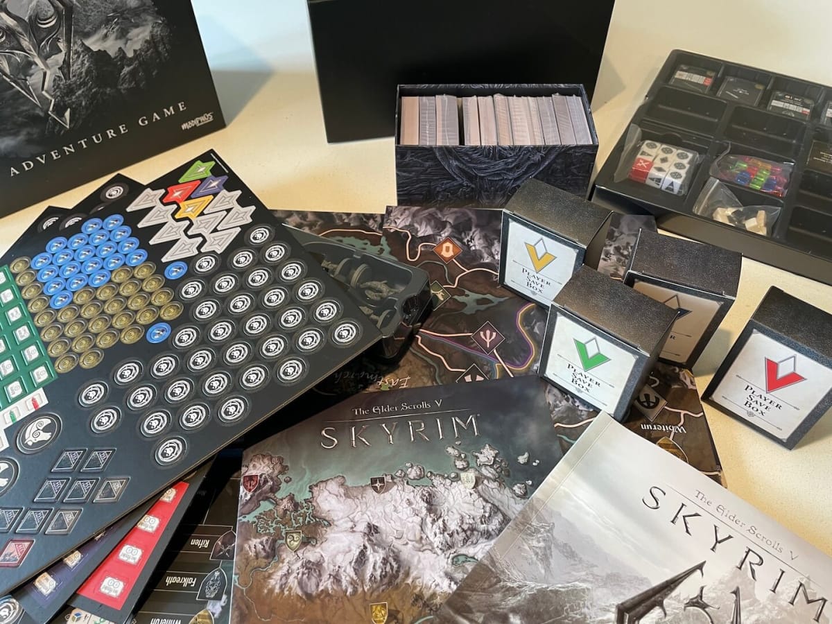 Skyrim The Adventure Game box components