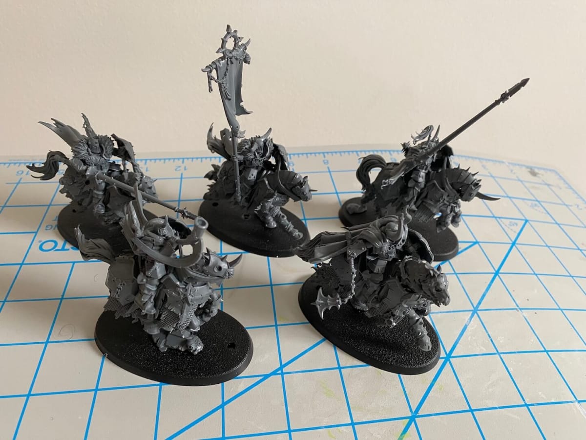 Chaos Knights from the Slaves to Darkness army, armored evil knights on horseback