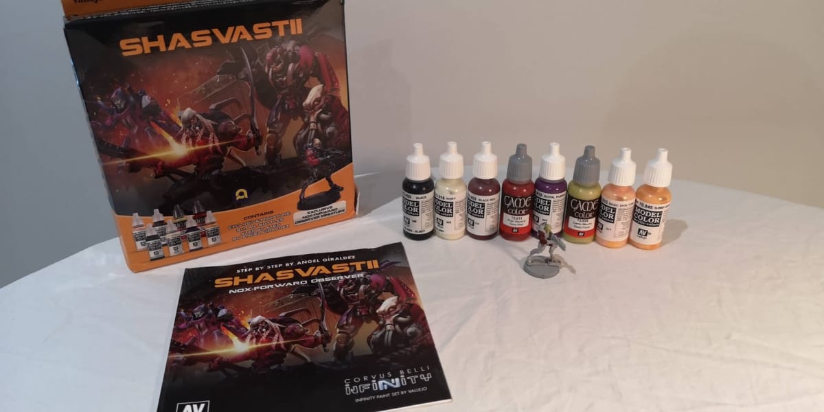 Acrylicos Vallejo Infinity Paint Sets Showcase