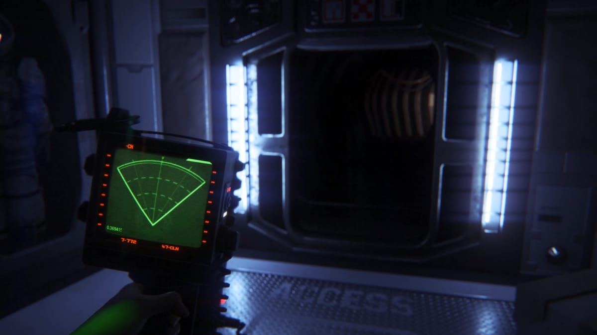 The player exploring a darkened corridor with their motion tracker at the ready in Alien: Isolation