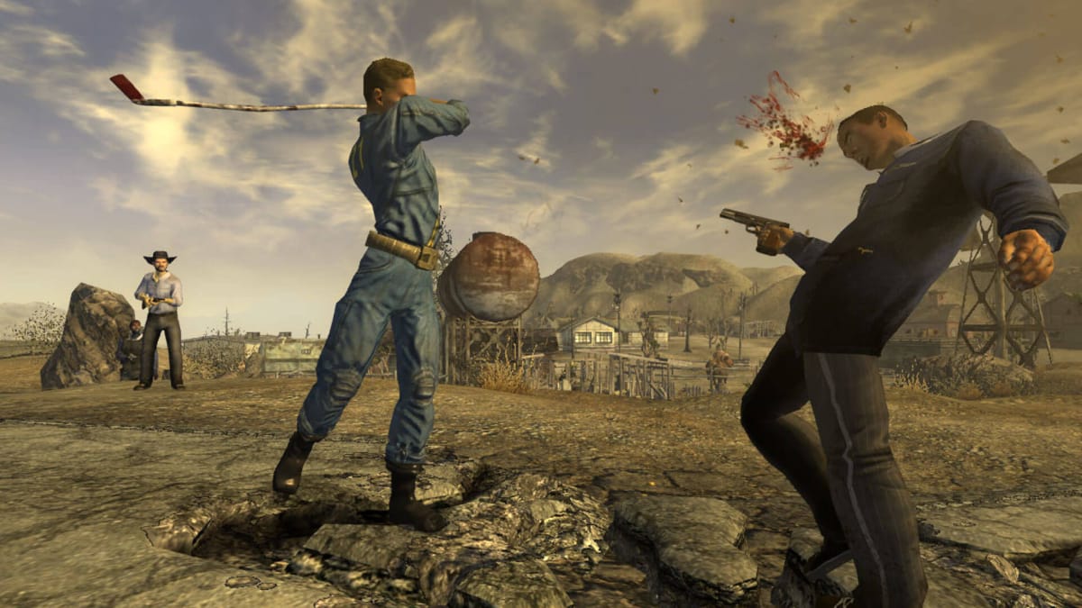 The Courier hitting an enemy with a golf club in Fallout: New Vegas