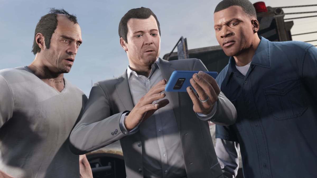 Trevor, Michael, and Franklin looking at a phone in Grand Theft Auto V