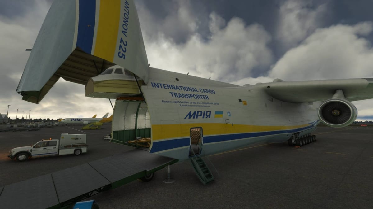 Antonov an-225 "Mriya" loading cargo in Microsoft Flight Simulator 