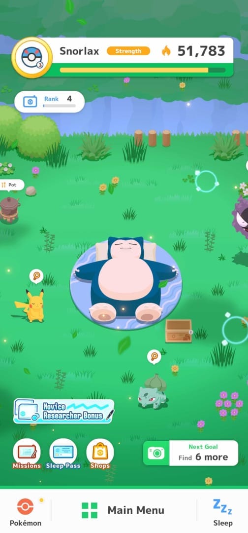 The camping screen of Pokemon Sleep showing a sleeping Snorlax, a Pikachu, a Bulbasaur, and a Ghastly.