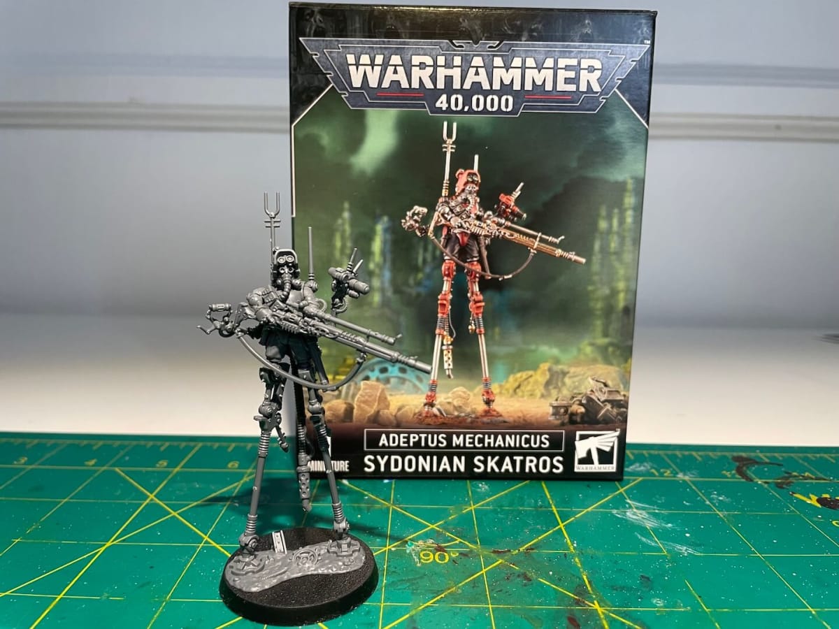 An image from our Warhammer 40K New Necrons preview featuring a new release for the Adeptus Mechanicus, The Sydonian Skatros