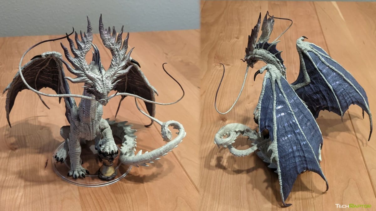 A front and back view of the Adult Time Dragon from Wizkids Planescape collection