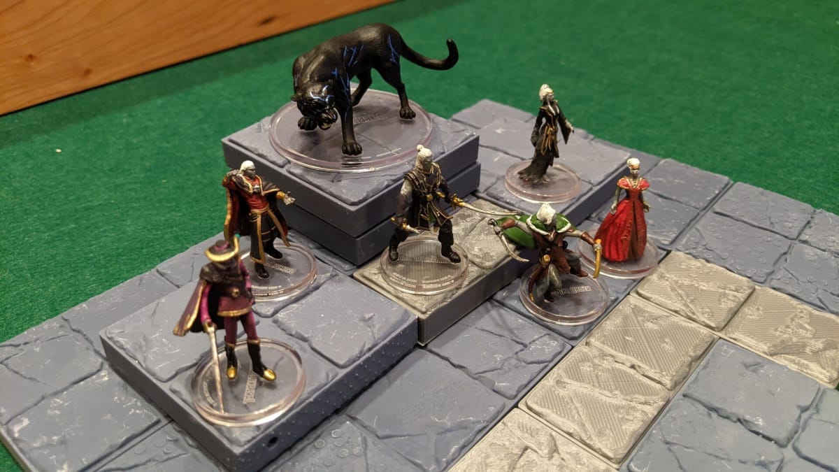 The miniatures of Wizkids The Legend of Drizzt 35th Anniversary Family and Foes box