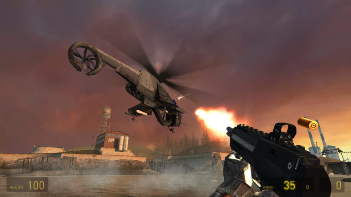Half-Life 2 screenshot of player fighting helicopter