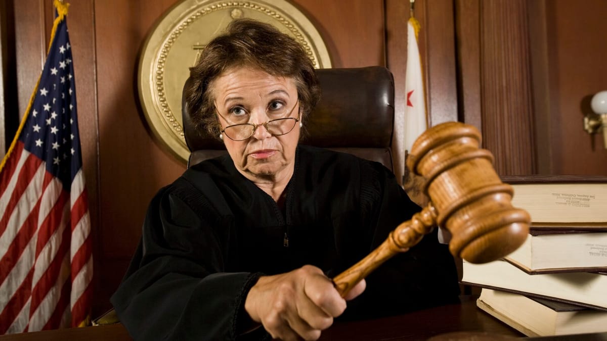 Court Judge Epic v Apple