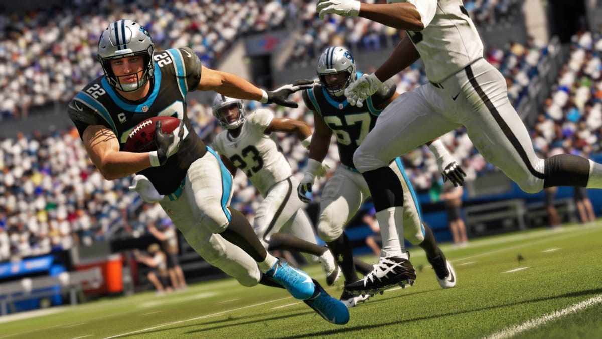A player making a run in Madden NFL 21