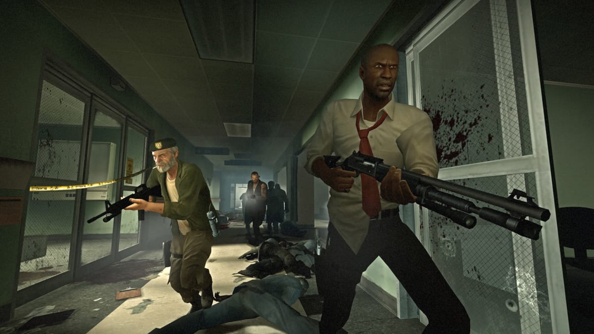 Left 4 Dead screenshot with armed men running from zombies