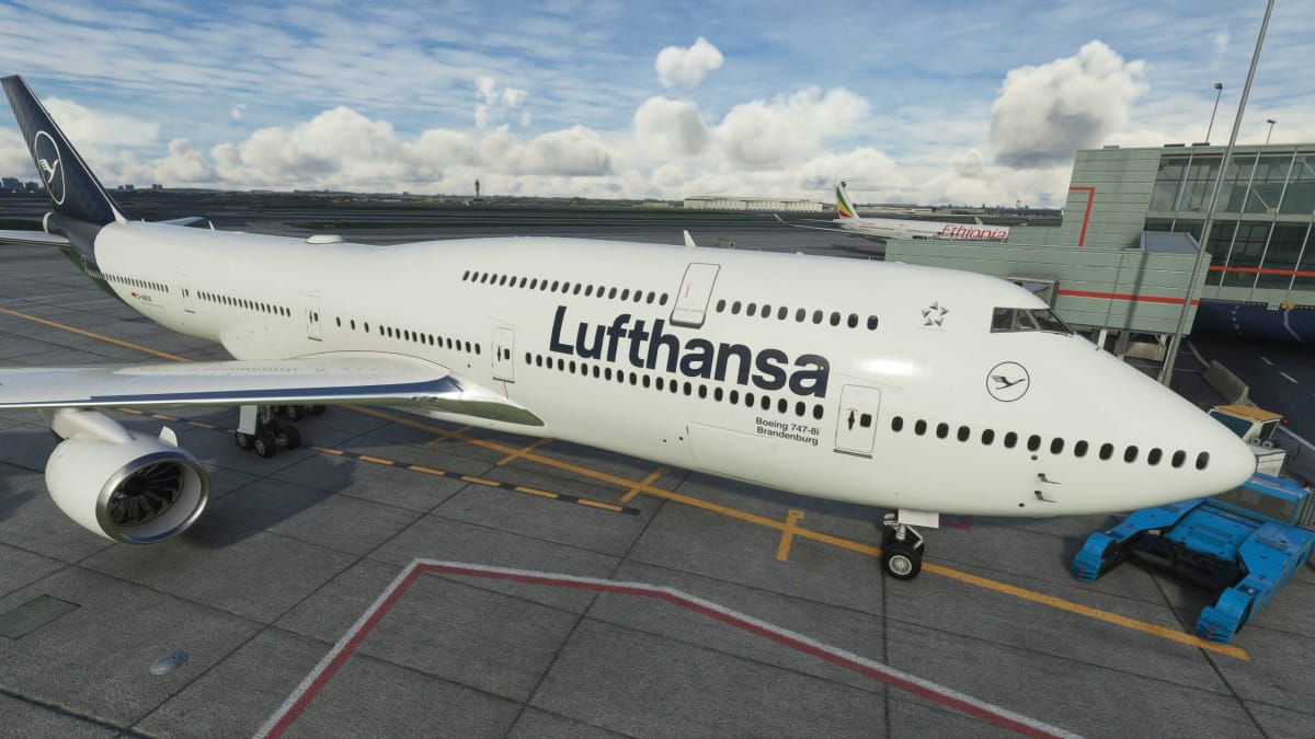 Microsoft Flight Simulator Lufthansa 747-8i at Toronto Airport