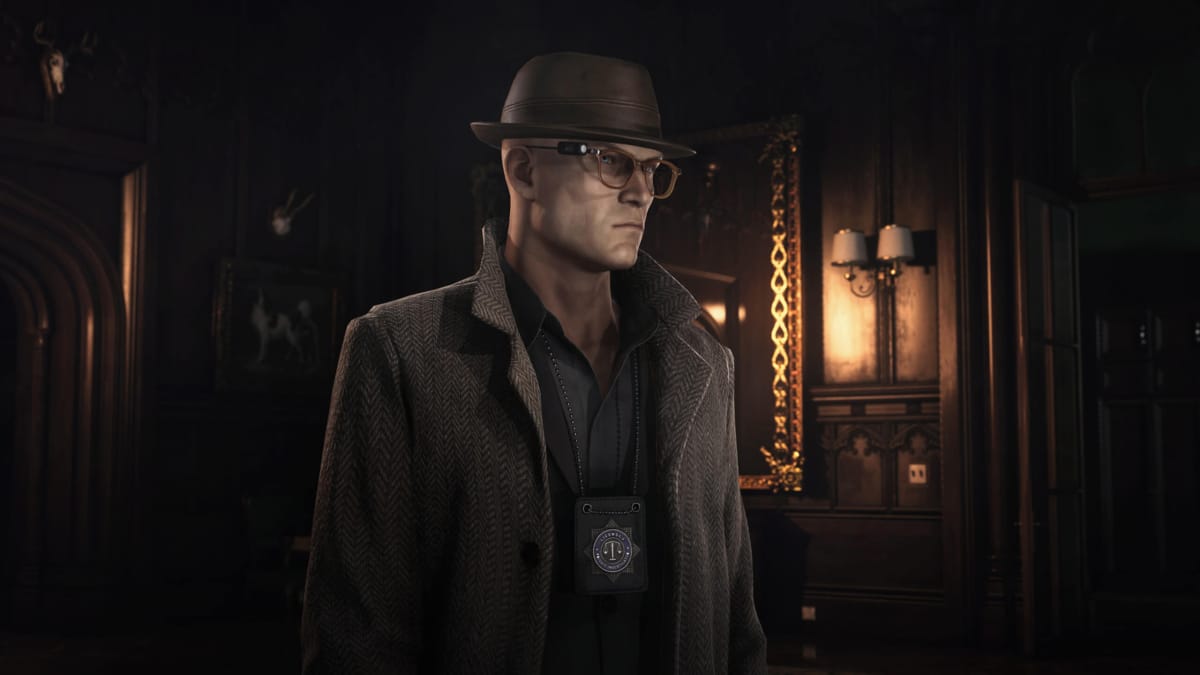 Agent 47 wearing a private investigator disguise in the Dartmoor level of IO Interactive's Hitman 3