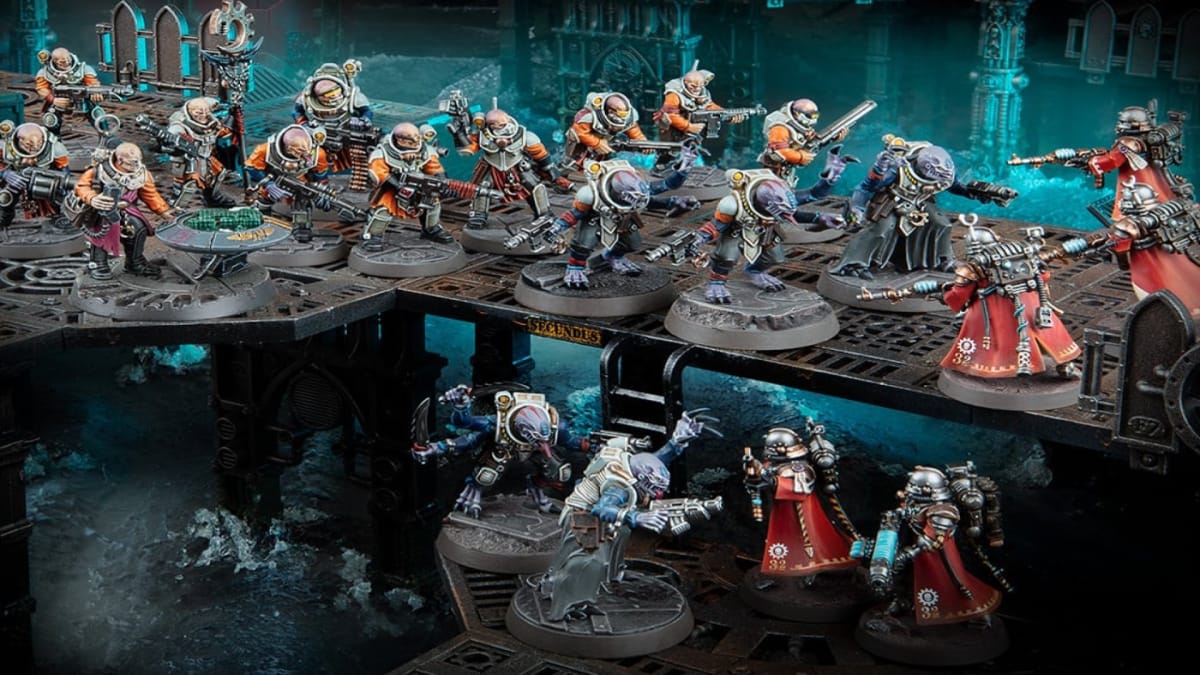 A screenshot of two armies of miniatures on a bridge from Warhammer 40k 10th Edition