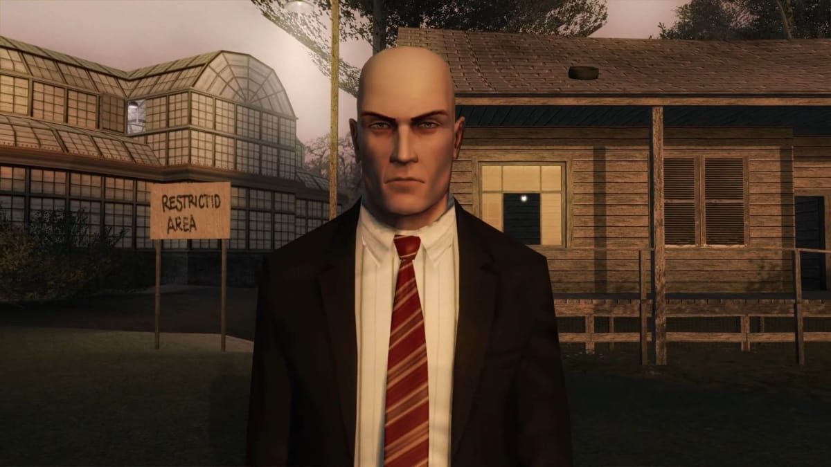 Agent 47 walking slowly towards the camera in Hitman: Blood Money Reprisal