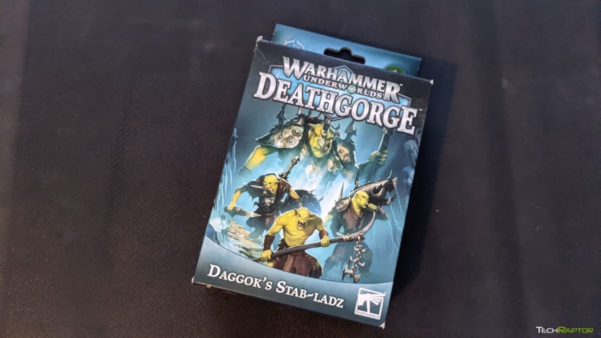 The box for Warhammer Underworlds Deathgorge Daggok's Stab-Ladz Warband against a black background