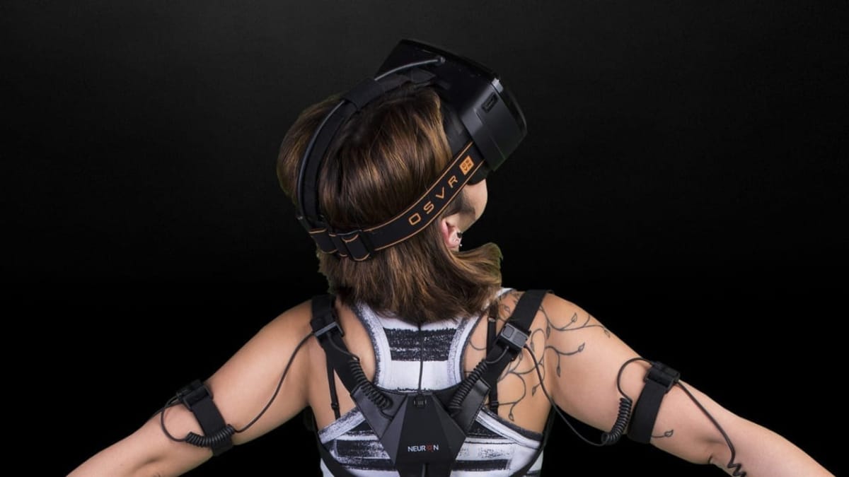 open-source-virtual-reality-osvr-woman-demo