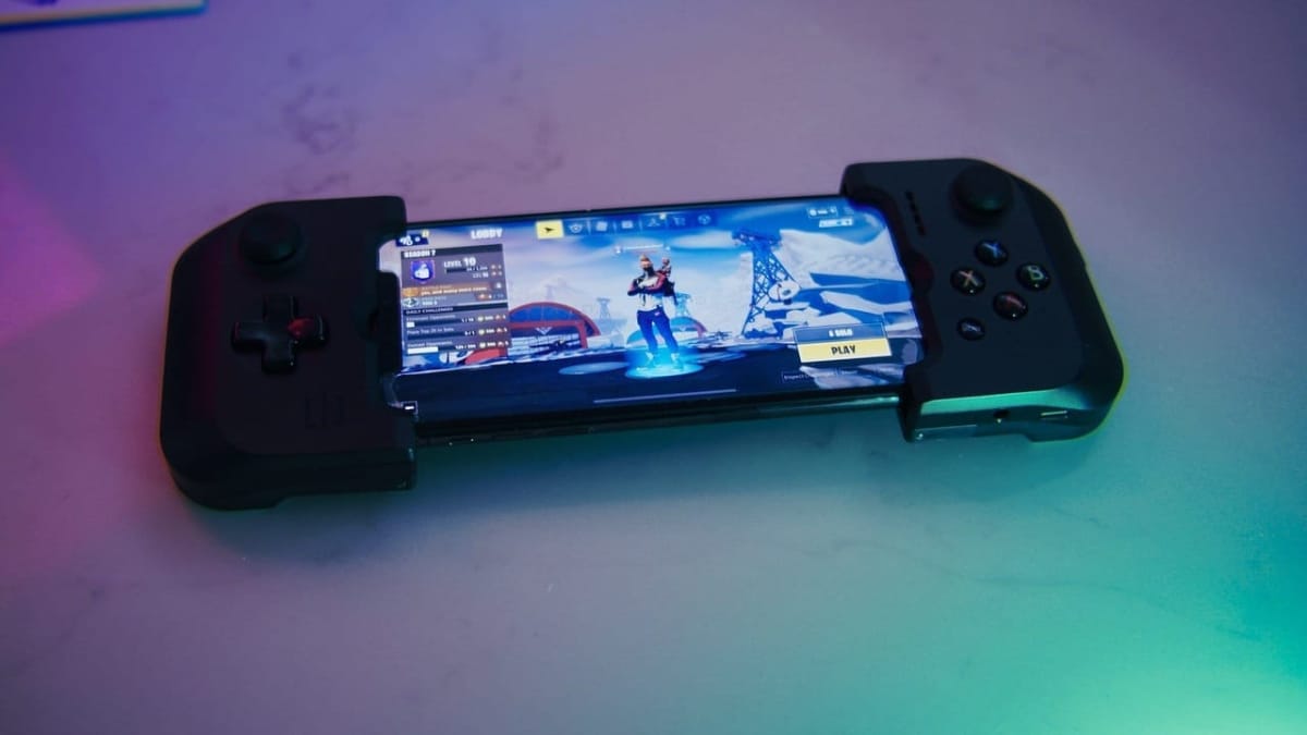 Gamevice_iPhone_Fortnite_Controller