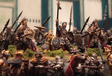 An image of a group of miniatures from Middle-earth: The Strategy Game