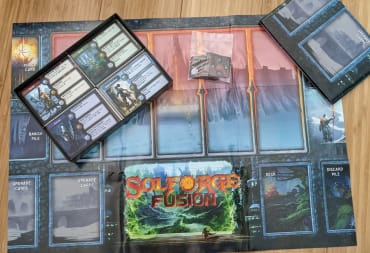 The Contents of a SolForge Fusion Starter Kit box
