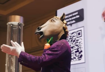 A man in a comedy horse mask clapping in Everybody 1-2 Switch!