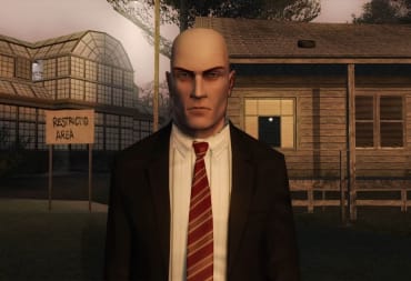 Agent 47 walking slowly towards the camera in Hitman: Blood Money Reprisal